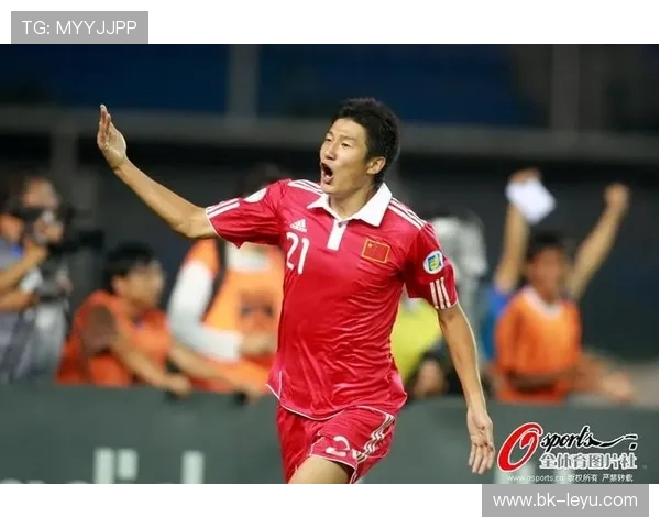 从传统媒体到足球内容负责人：老张的转型启示录，如何突破职业瓶颈？